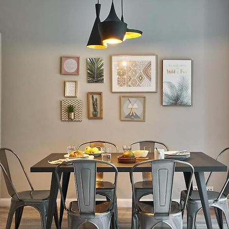 Magnificent 4 Bedroom Apartment In Eixample Barcelone Extérieur photo