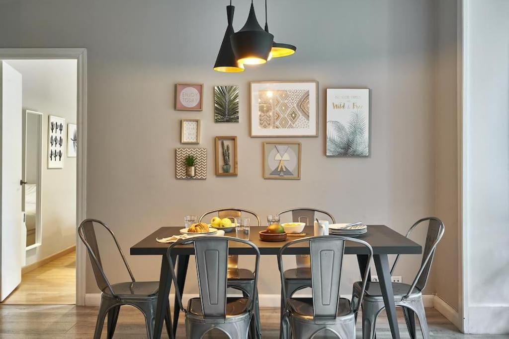 Magnificent 4 Bedroom Apartment In Eixample Barcelone Extérieur photo