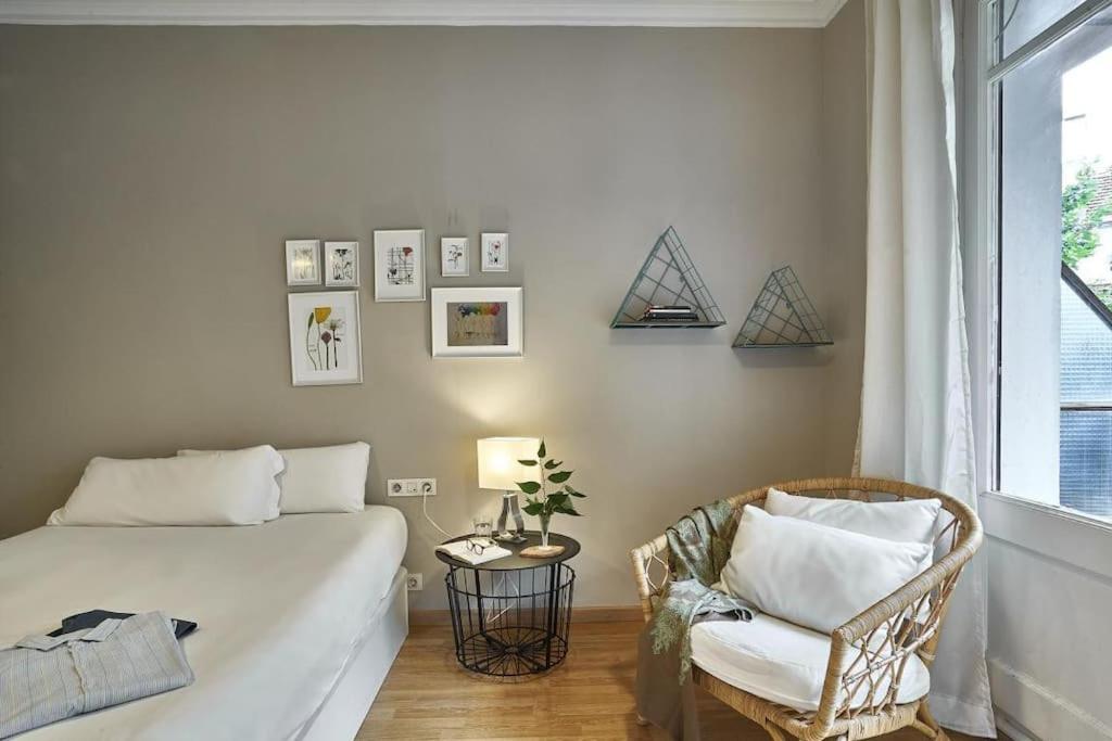 Magnificent 4 Bedroom Apartment In Eixample Barcelone Extérieur photo