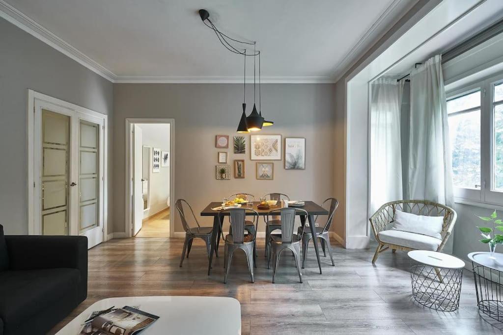Magnificent 4 Bedroom Apartment In Eixample Barcelone Extérieur photo