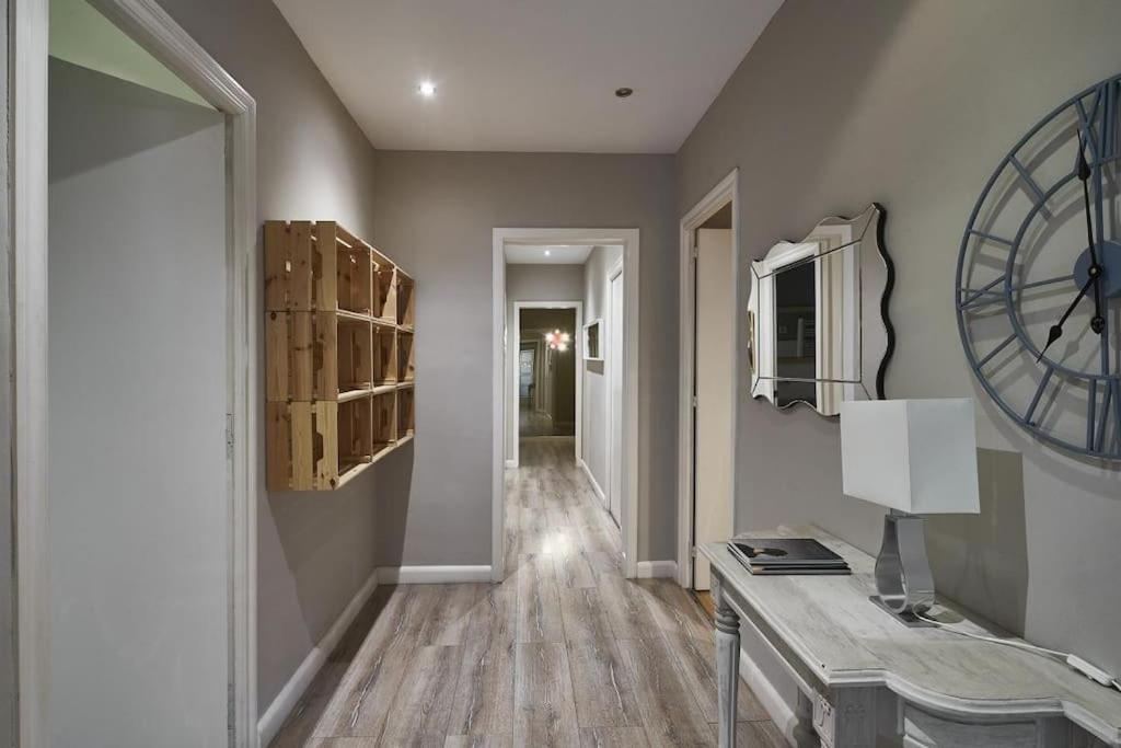 Magnificent 4 Bedroom Apartment In Eixample Barcelone Extérieur photo