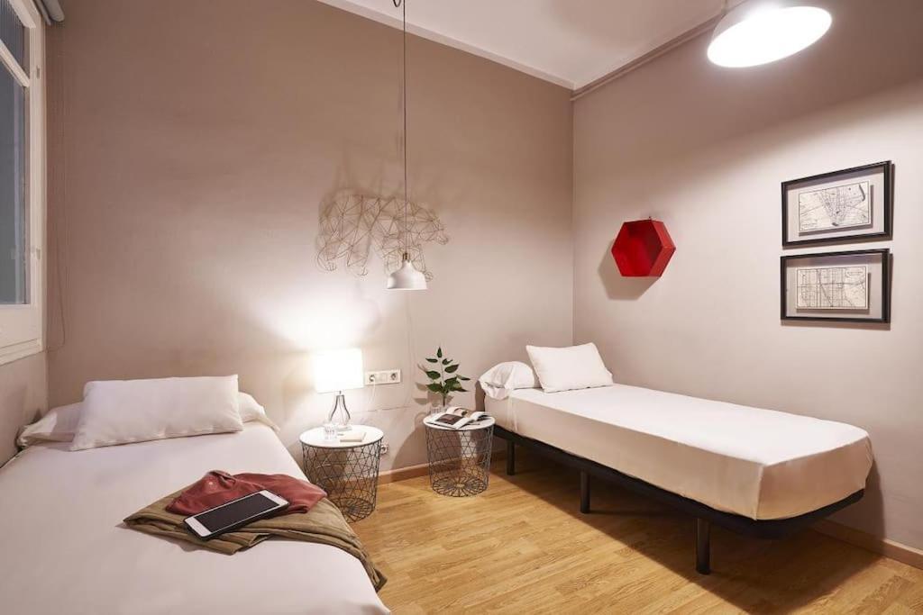 Magnificent 4 Bedroom Apartment In Eixample Barcelone Extérieur photo