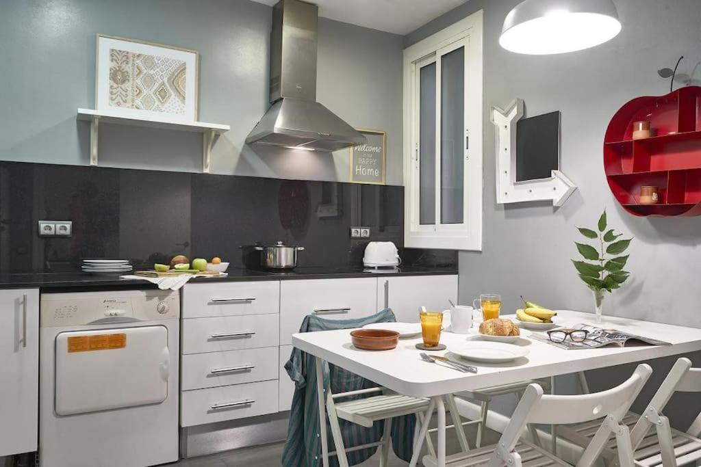 Magnificent 4 Bedroom Apartment In Eixample Barcelone Extérieur photo